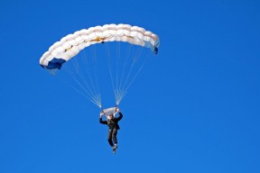 爱游戏下载-欧洲杯变阵奇迹：策略多变，经典重现！，欧洲杯详解