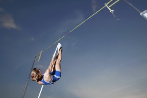 爱游戏体育平台-法国橄榄球队备战国际赛事，年轻球员的力量逐步显现，法国橄榄球年历