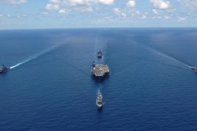 AYX GAMING-“马丁·高尔西以强大体能和智慧震撼橄榄球场”